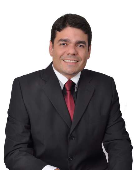 Sandro Zander Soares Nogueira, autor do Manual Comandos Elétricos